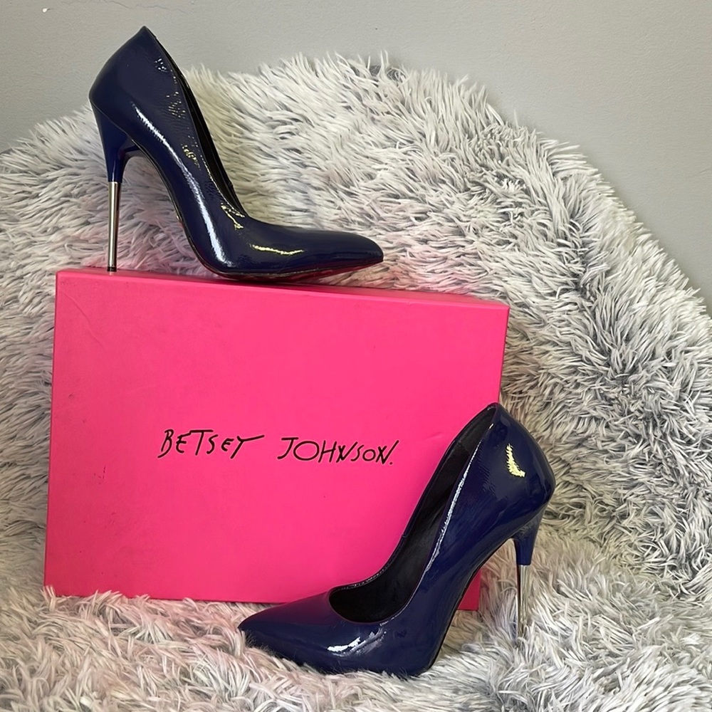 Betsey Johnson blue high heels shoes size 6